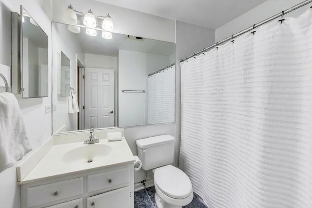 701 W Huntington Commons Road 418, Mount Prospect, IL 60056