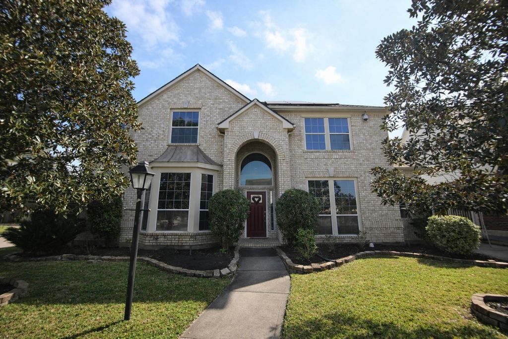 3803 Shadow Royal Drive, Houston, TX 77082
