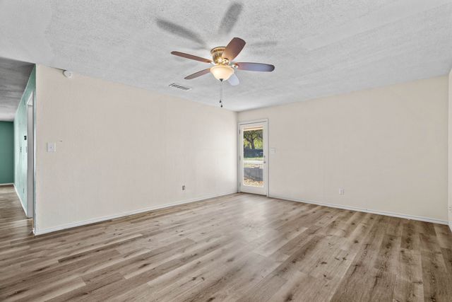 302 W Decatur Street, Chico, TX 76431