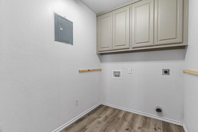 302 W Decatur Street, Chico, TX 76431