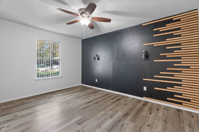 302 W Decatur Street, Chico, TX 76431