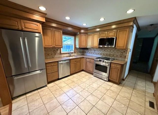 115 COLUMBIA DR, Coatesville, PA 19320