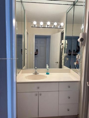 100 Lincoln Rd 731, Miami Beach, FL 33139