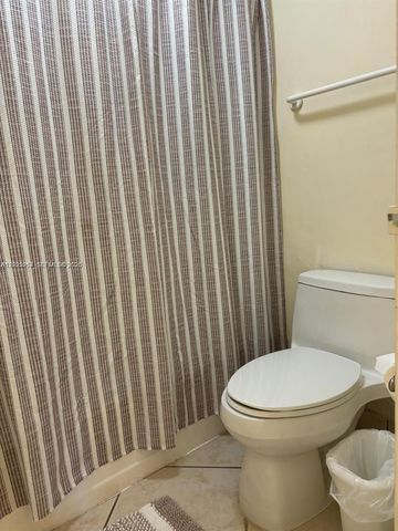 100 Lincoln Rd 731, Miami Beach, FL 33139