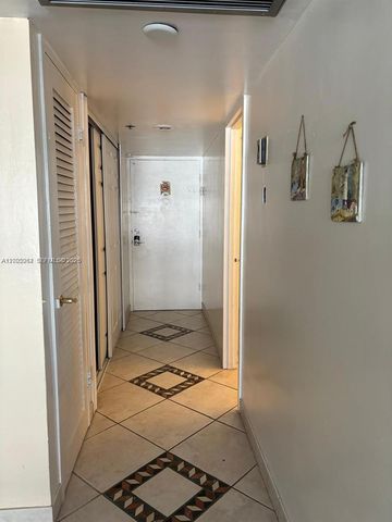 100 Lincoln Rd 731, Miami Beach, FL 33139