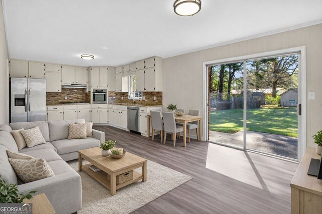 530 Oak Valley Drive, Riverdale, GA 30274