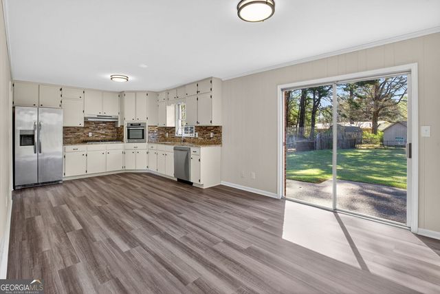 530 Oak Valley Drive, Riverdale, GA 30274