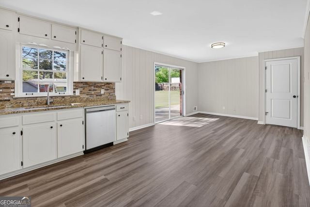 530 Oak Valley Drive, Riverdale, GA 30274