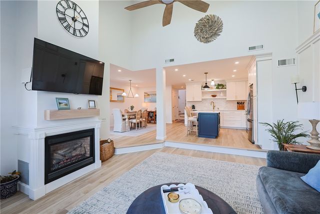 87 Nipmuc Trail B, North Providence, RI 02904