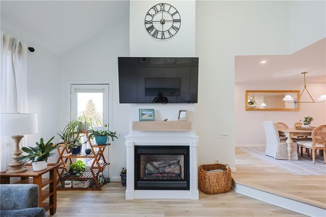 87 Nipmuc Trail B, North Providence, RI 02904