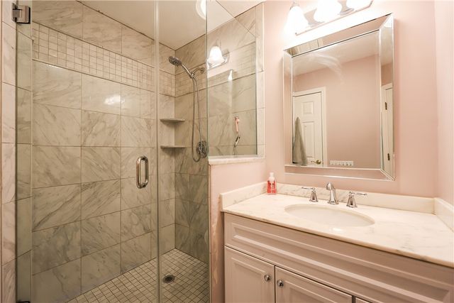 87 Nipmuc Trail B, North Providence, RI 02904