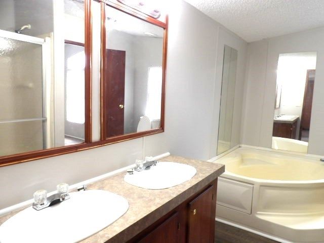 236 Bartlett Loop, Headland, AL 36345