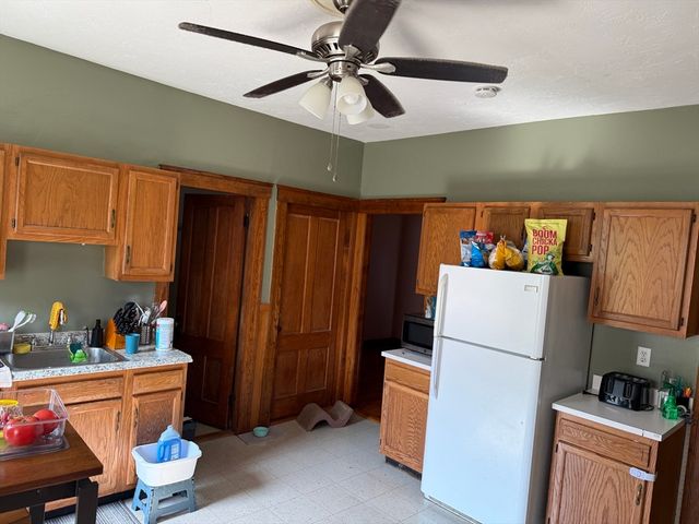 32 Clifton St 2, Worcester, MA 01610