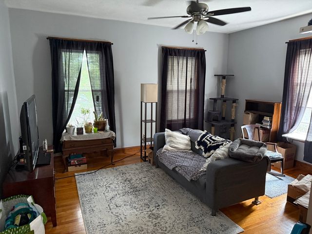 32 Clifton St 2, Worcester, MA 01610