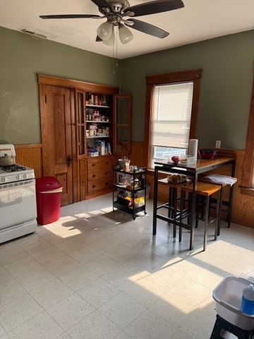 32 Clifton St 2, Worcester, MA 01610