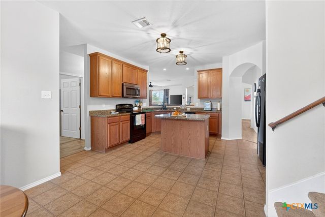 6700 Golden Oak Lane, Killeen, TX 76542