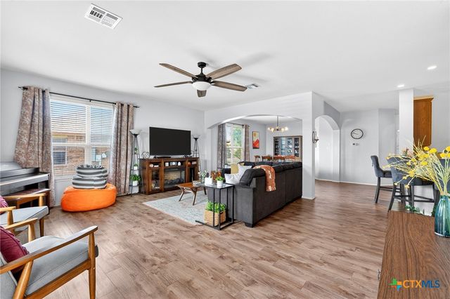 6700 Golden Oak Lane, Killeen, TX 76542