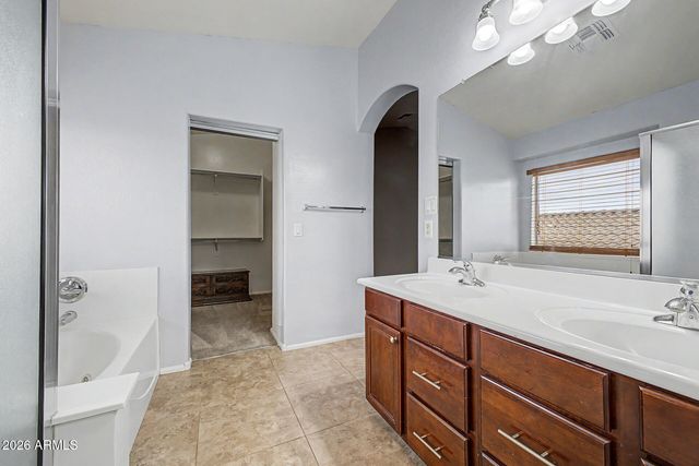 28669 N COAL Avenue, San Tan Valley, AZ 85143