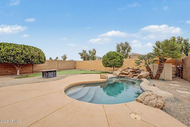 28669 N COAL Avenue, San Tan Valley, AZ 85143