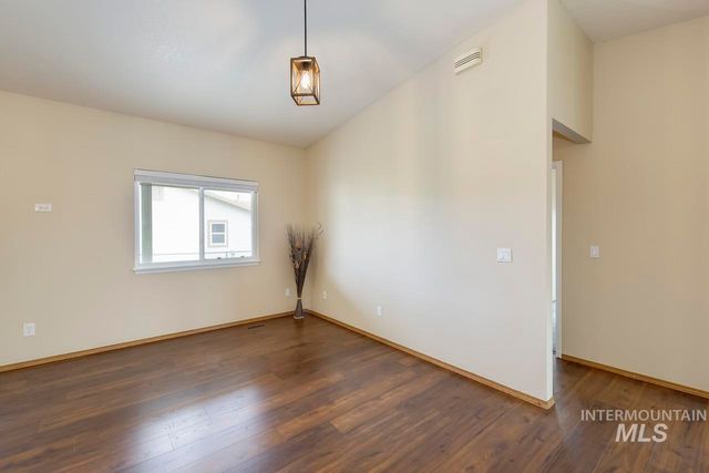 1100 Burnett Dr 401, Nampa, ID 83651