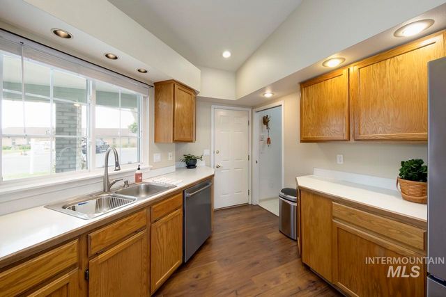 1100 Burnett Dr 401, Nampa, ID 83651