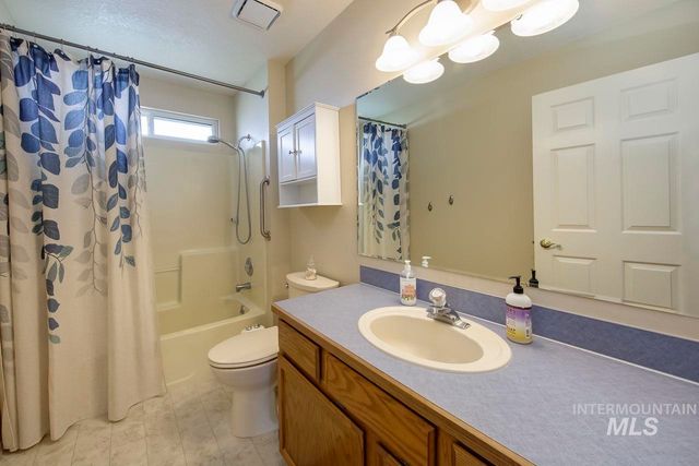1100 Burnett Dr 401, Nampa, ID 83651