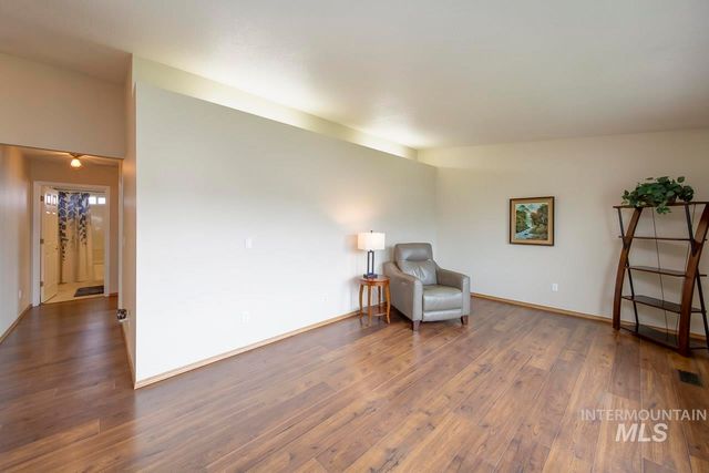 1100 Burnett Dr 401, Nampa, ID 83651