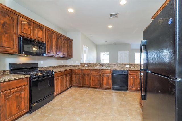 11305 NW 97th Street, Yukon, OK 73099