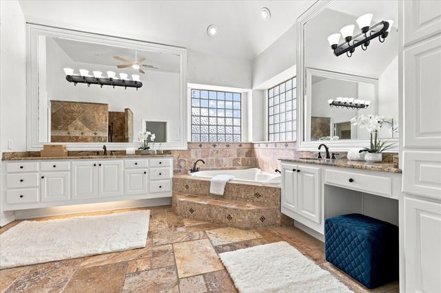 220 Meadow Lake Court, Double Oak, TX 75077