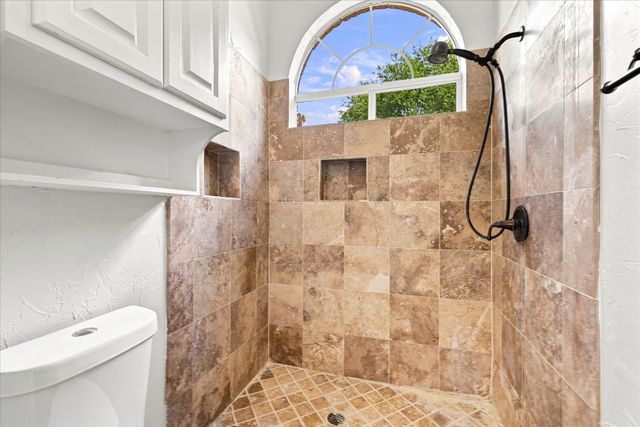 220 Meadow Lake Court, Double Oak, TX 75077