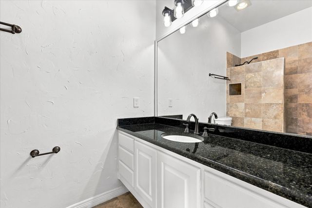 220 Meadow Lake Court, Double Oak, TX 75077