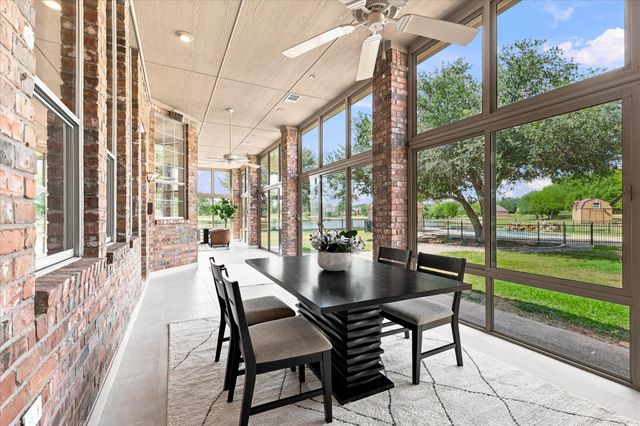 220 Meadow Lake Court, Double Oak, TX 75077