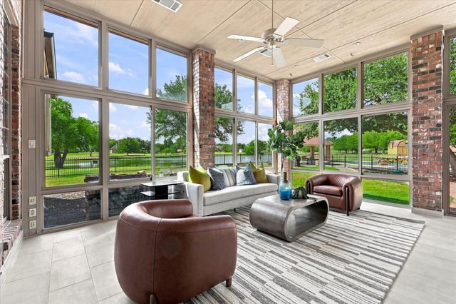 220 Meadow Lake Court, Double Oak, TX 75077
