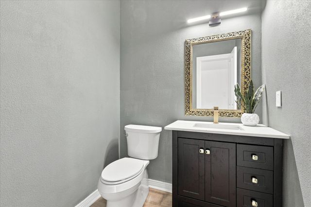 220 Meadow Lake Court, Double Oak, TX 75077