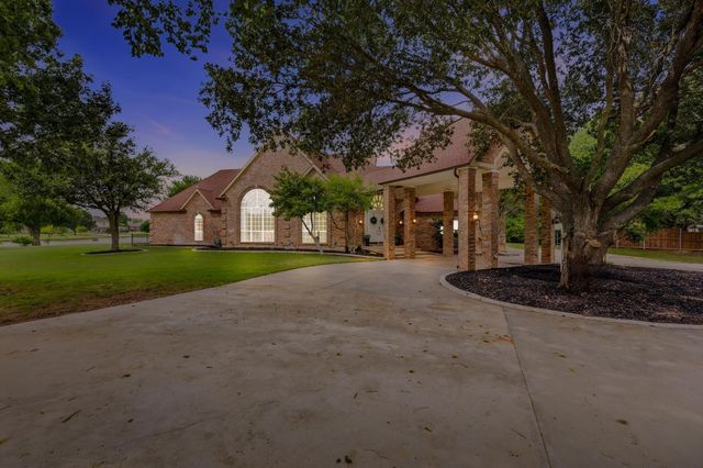 220 Meadow Lake Court, Double Oak, TX 75077