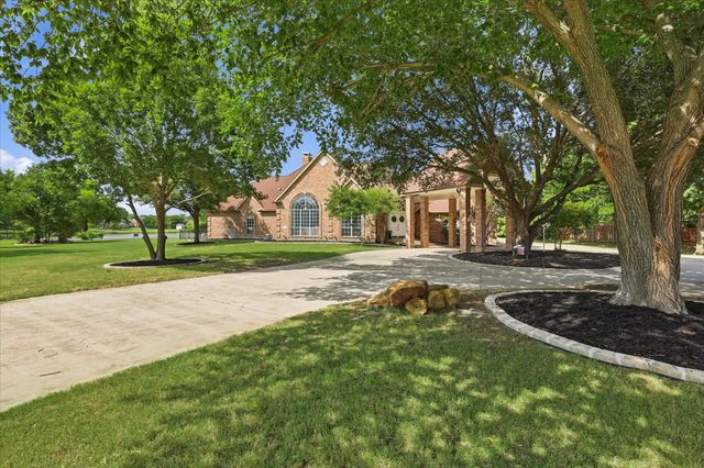 220 Meadow Lake Court, Double Oak, TX 75077