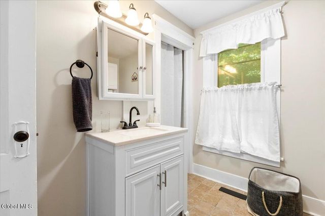 20 Ft Johnson Avenue, Fort Johnson, NY 12070