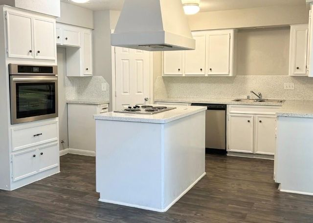 11923 Lakewood West Drive, Cypress, TX 77429