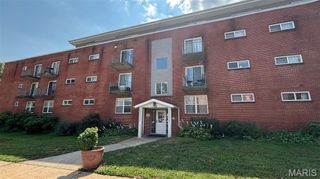 7232 Sarah Street 501, Maplewood, MO 63143