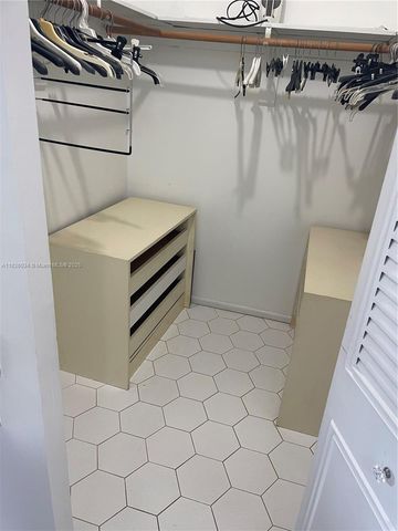 251 174th St 320, Sunny Isles Beach, FL 33160