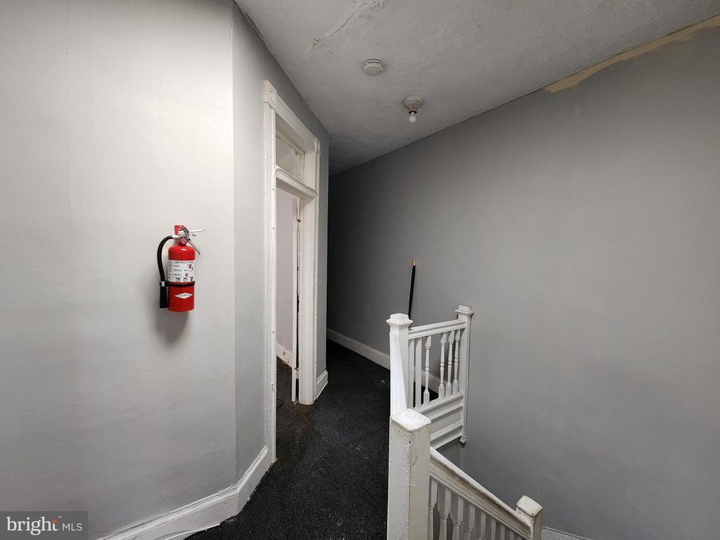 Image 13 of property listing at 529 CUMBERLAND ST, Baltimore, MD 21217