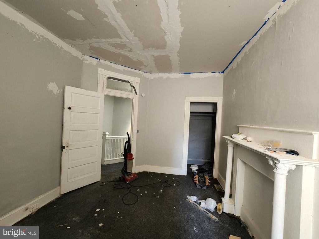 Image 14 of property listing at 529 CUMBERLAND ST, Baltimore, MD 21217