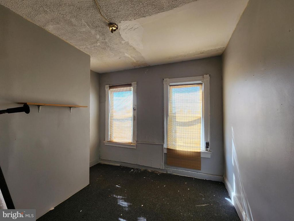 Image 16 of property listing at 529 CUMBERLAND ST, Baltimore, MD 21217