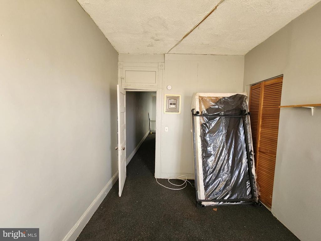 Image 17 of property listing at 529 CUMBERLAND ST, Baltimore, MD 21217