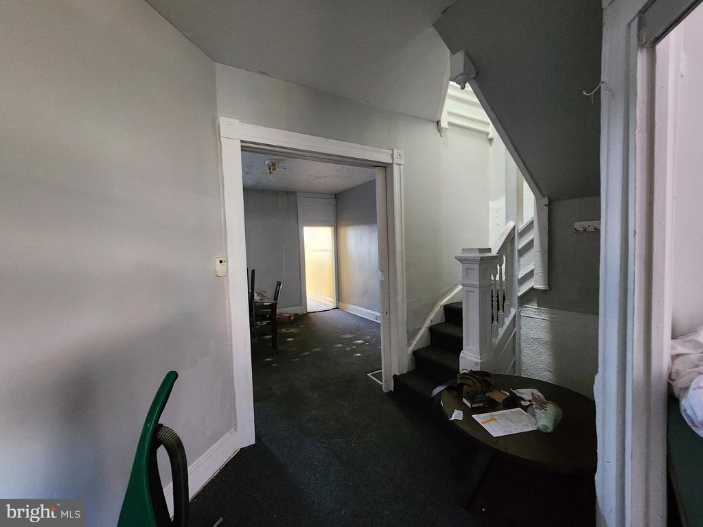 Image 5 of property listing at 529 CUMBERLAND ST, Baltimore, MD 21217