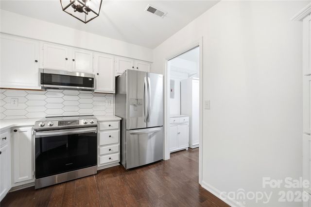 6150 Gray Gate Lane i, Charlotte, NC 28210