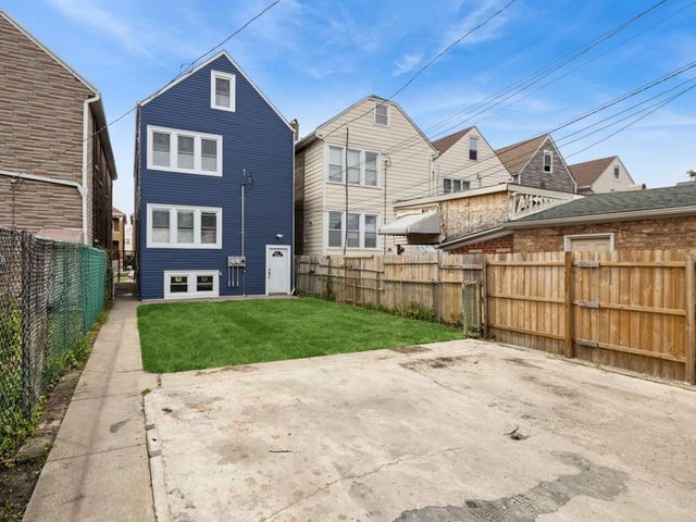 4521 S Mozart Street, Chicago, IL 60632