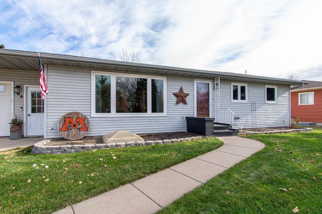 706 Rensvold Boulevard, Moorhead, MN 56560