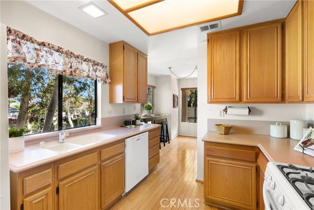 2595 PLAZA DEL AMO 424, Torrance, CA 90503