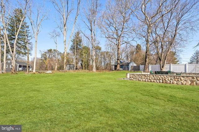 1387 MONMOUTH, Eastampton, NJ 08060
